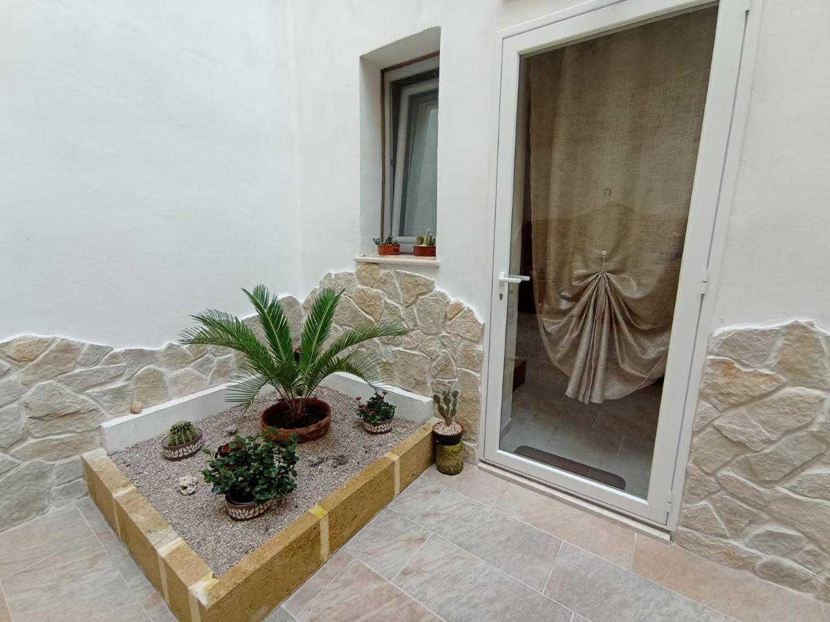 Samele Bed And Breakfast Lecce Eksteriør bilde